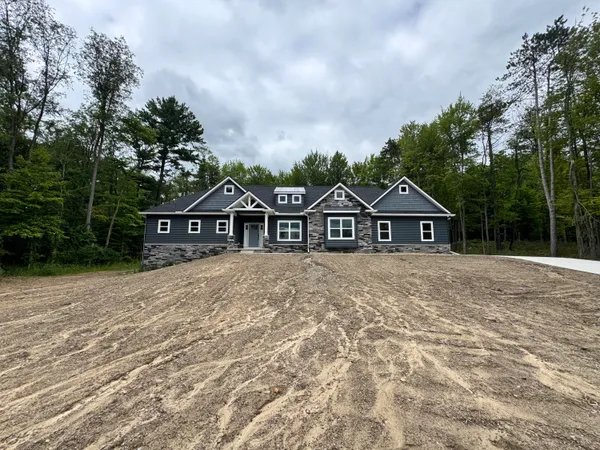 $700,000 | 9931 White Tail Drive, Saline, MI 48176