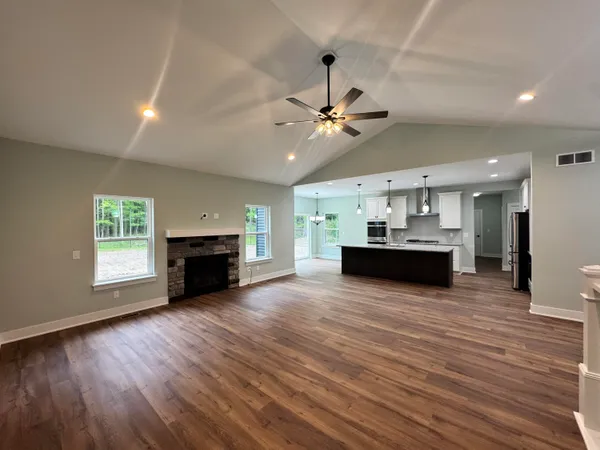 $700,000 | 9931 White Tail Drive, Saline, MI 48176