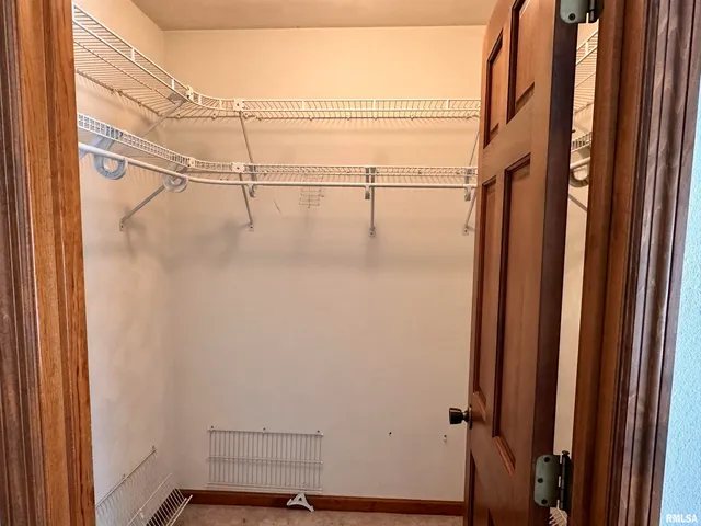 $299,000 | 555 Westwood Boulevard, Canton, IL 61520