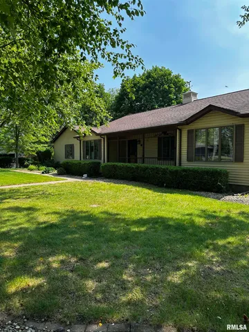 $299,000 | 555 Westwood Boulevard, Canton, IL 61520