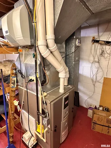 $299,000 | 555 Westwood Boulevard, Canton, IL 61520