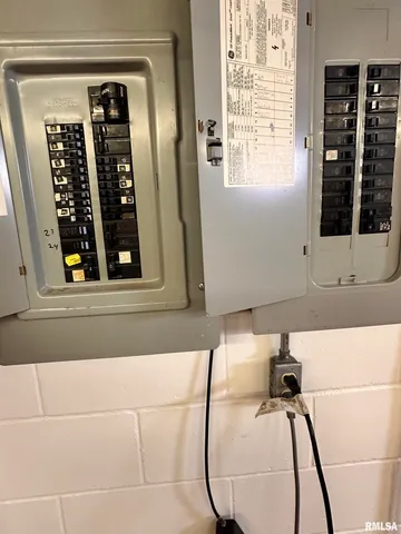 $299,000 | 555 Westwood Boulevard, Canton, IL 61520