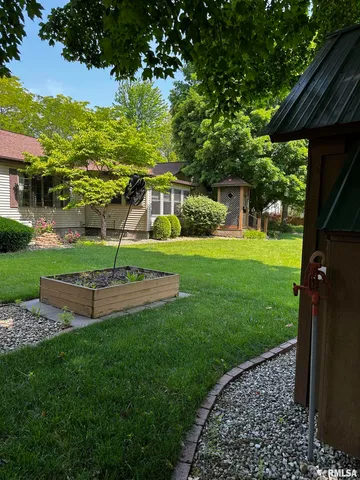 $299,000 | 555 Westwood Boulevard, Canton, IL 61520