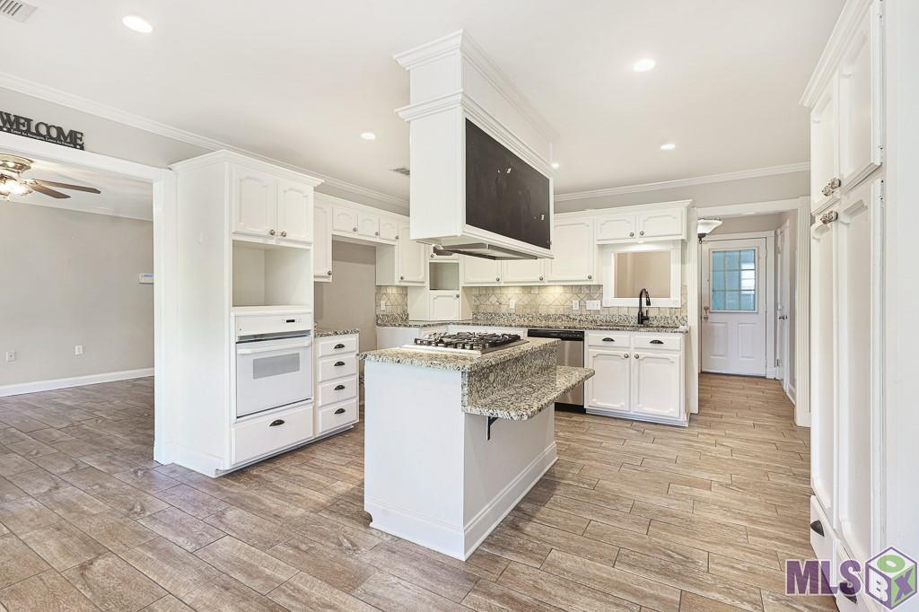 10215 Arnold Road Denham Springs, LA 70726 - Photo 7 of 29 Gallery Image 7