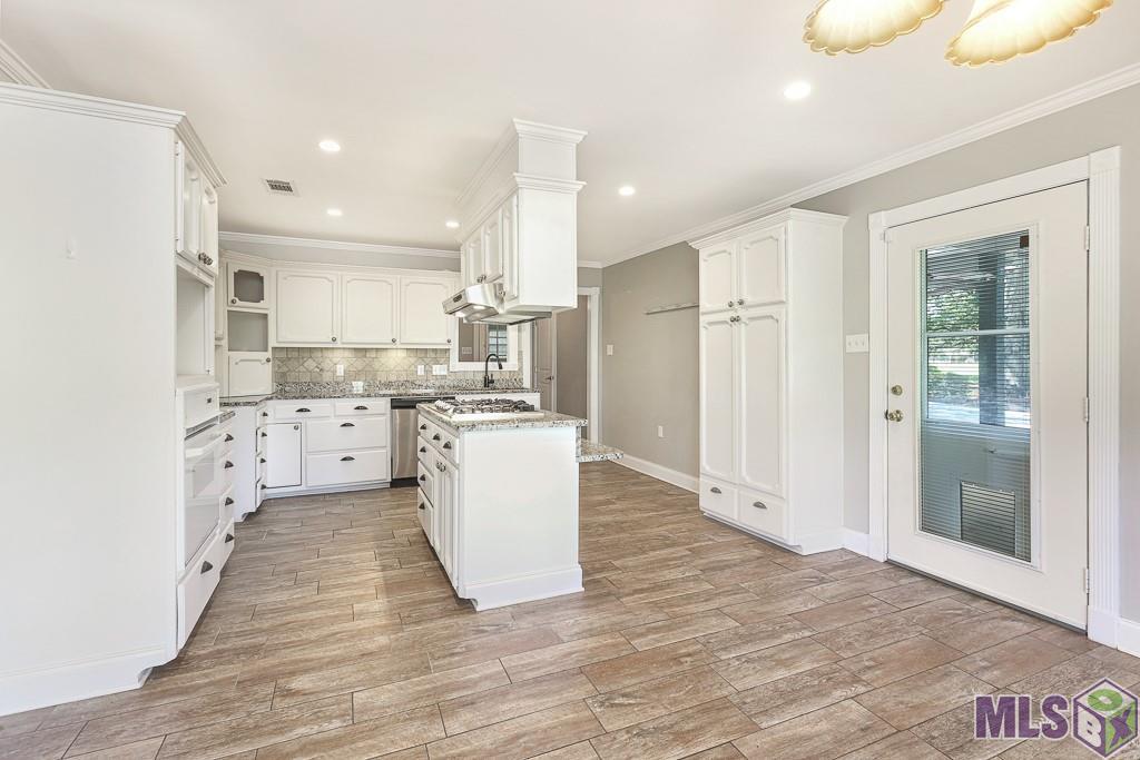 10215 Arnold Road Denham Springs, LA 70726 - Photo 8 of 29 Gallery Image 8