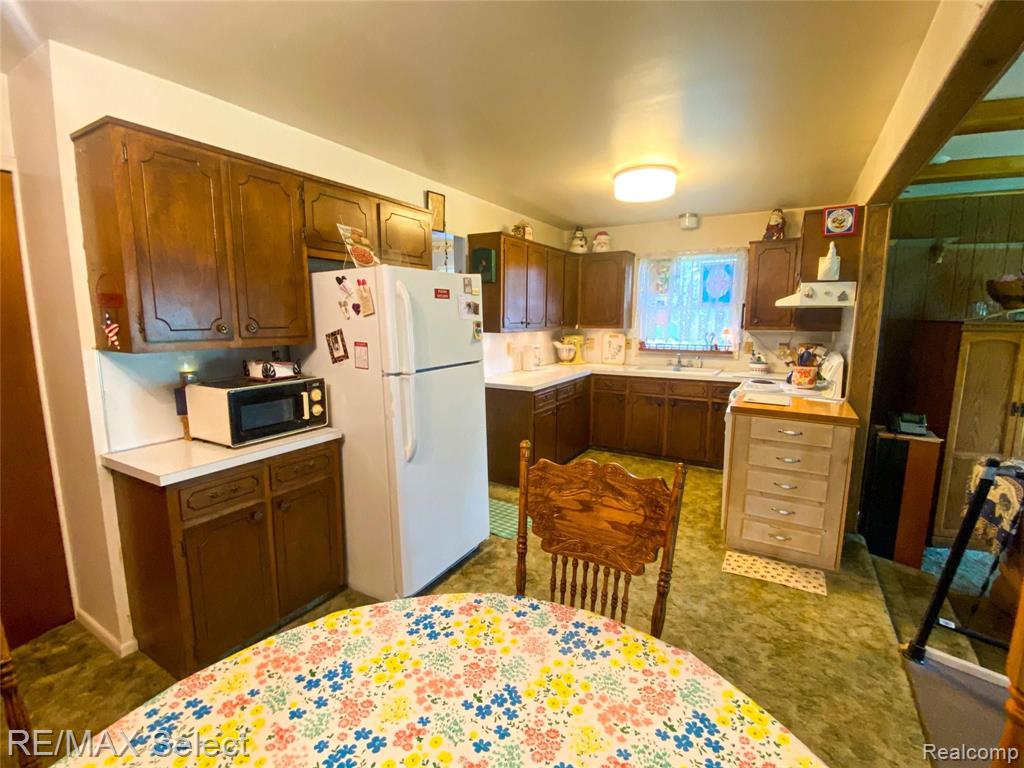 4290 North Genesee Road Flint, MI 48506 - Photo 3 of 24