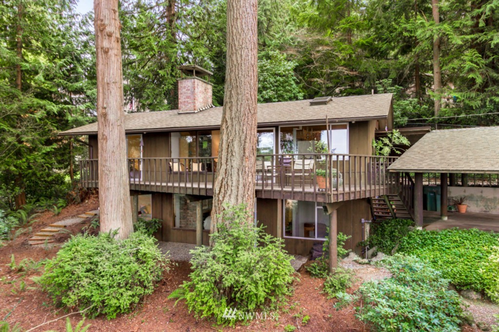 8490 Hansen Road Northeast Bainbridge Island, WA 98110 - Photo 2 of 25 Gallery Image 2