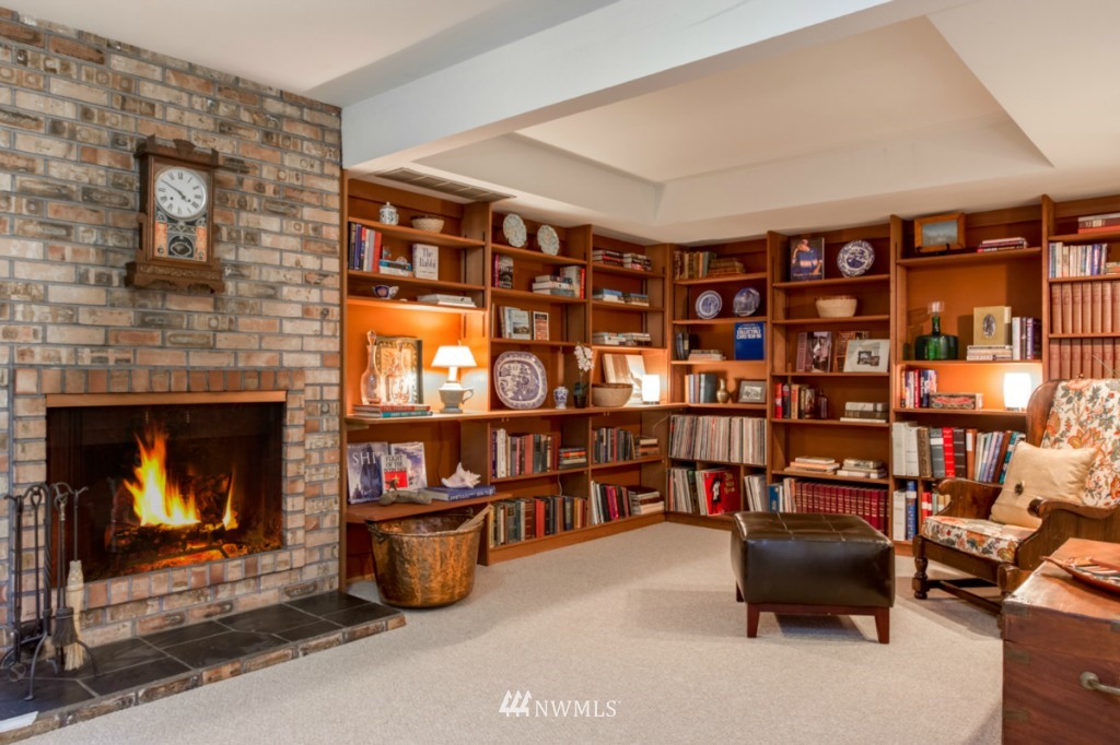 8490 Hansen Road Northeast Bainbridge Island, WA 98110 - Photo 16 of 25 Gallery Image 16