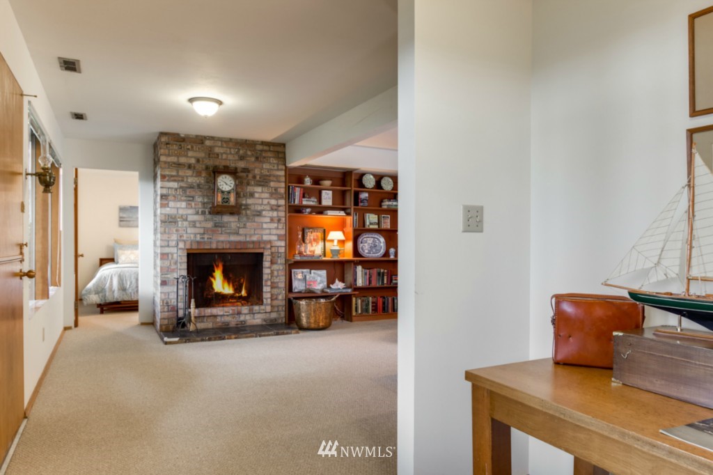 8490 Hansen Road Northeast Bainbridge Island, WA 98110 - Photo 18 of 25 Gallery Image 18