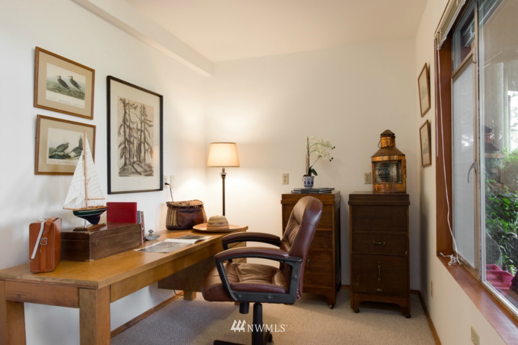 8490 Hansen Road Northeast Bainbridge Island, WA 98110 - Photo 19 of 25 Gallery Image 19