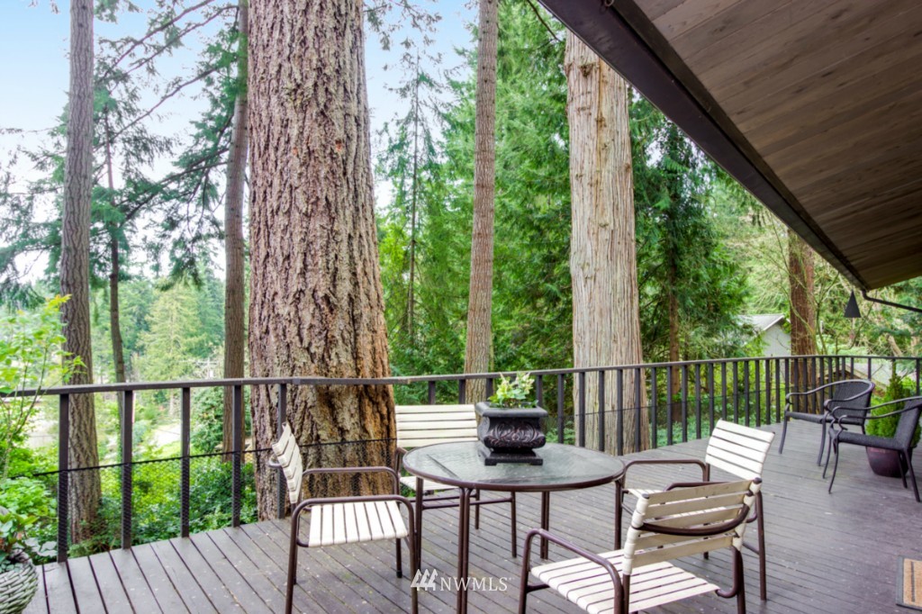 8490 Hansen Road Northeast Bainbridge Island, WA 98110 - Photo 24 of 25 Gallery Image 24