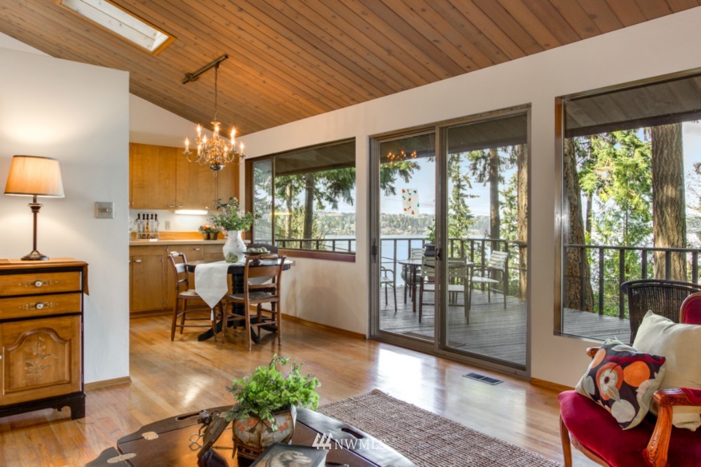 8490 Hansen Road Northeast Bainbridge Island, WA 98110 - Photo 6 of 25 Gallery Image 6