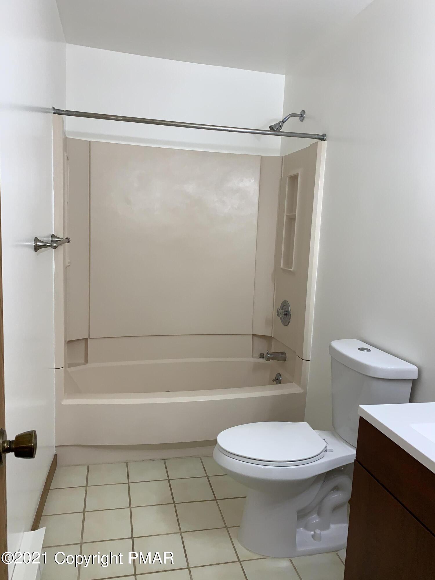 220 Sterling Circle Bushkill, PA 18324 - Photo 15 of 18 15-Second Bathroom