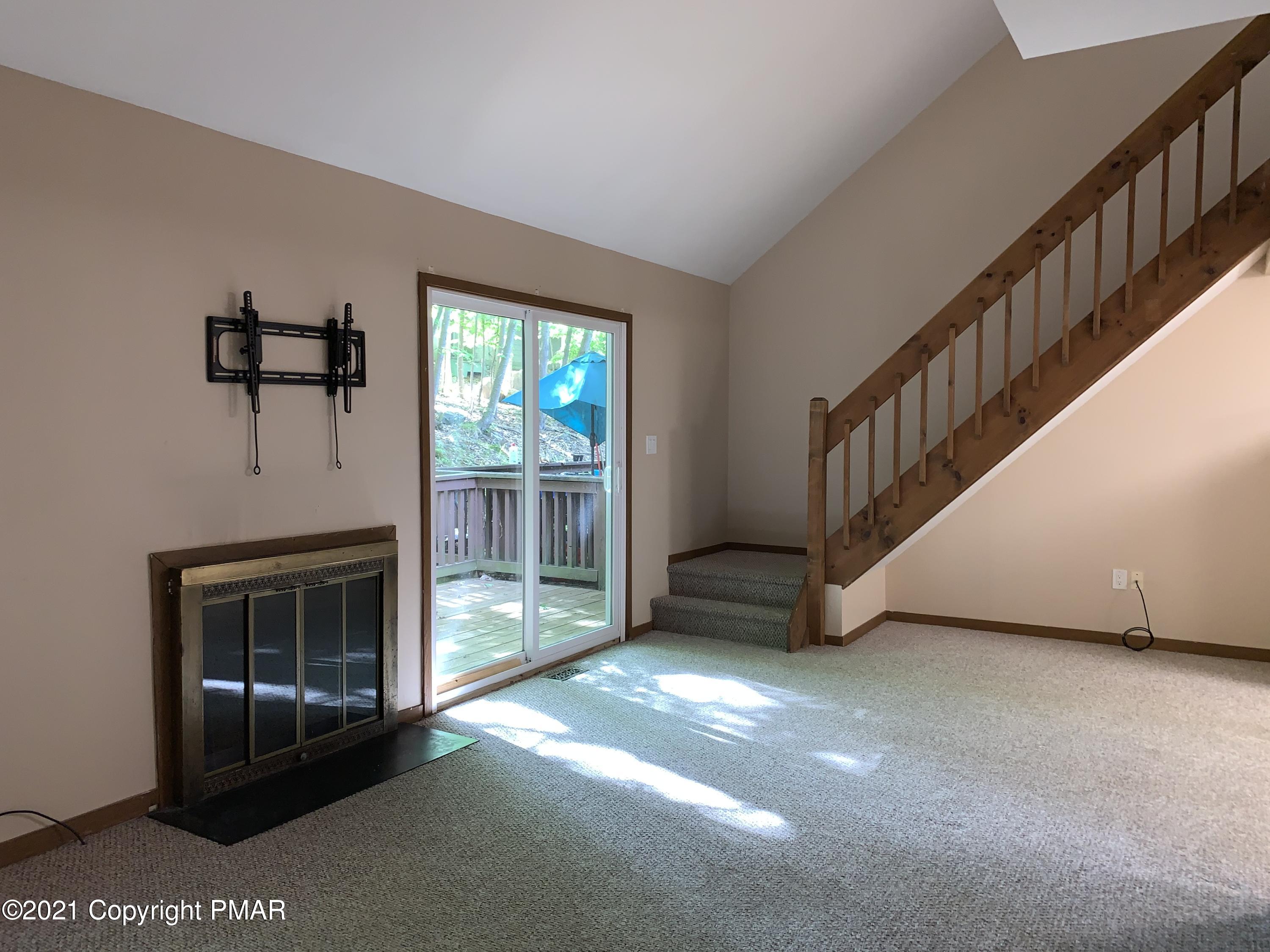 220 Sterling Circle Bushkill, PA 18324 - Photo 7 of 18 7-Living Room 1