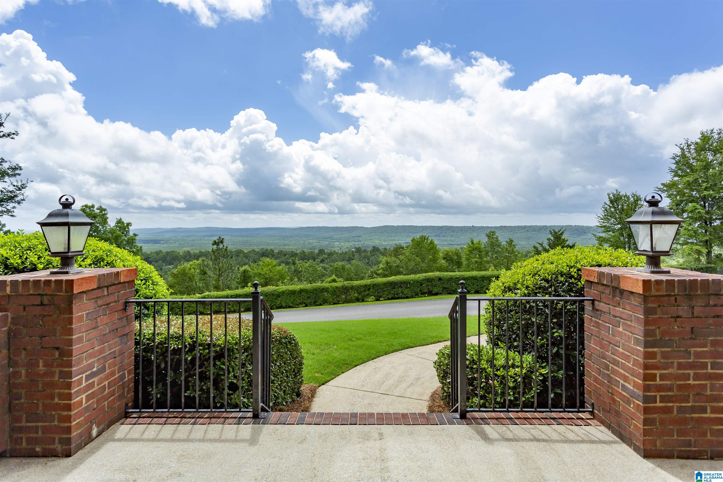 284 Kings Crest Lane Pelham, AL 35124 - Photo 3 of 29