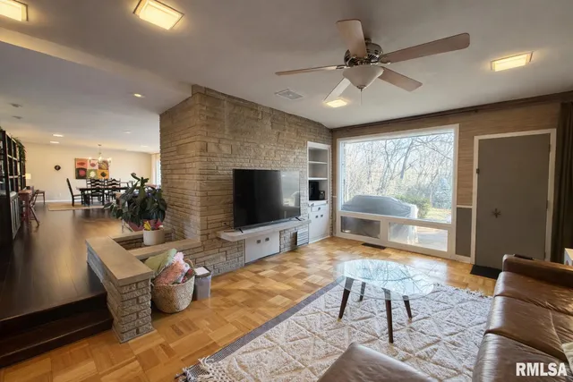 $279,900 | 4036 North Brookmont Road, Peoria, IL 61614