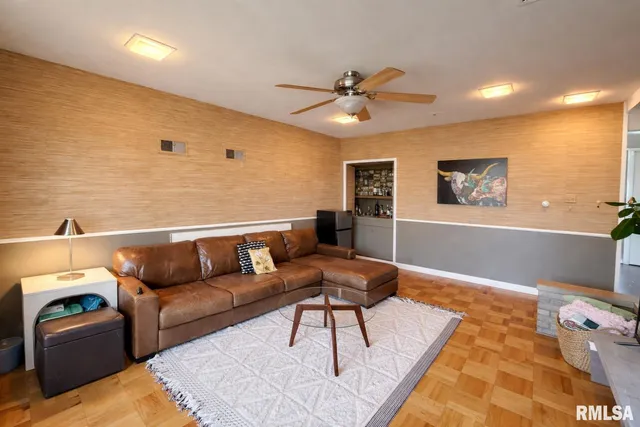 $279,900 | 4036 North Brookmont Road, Peoria, IL 61614