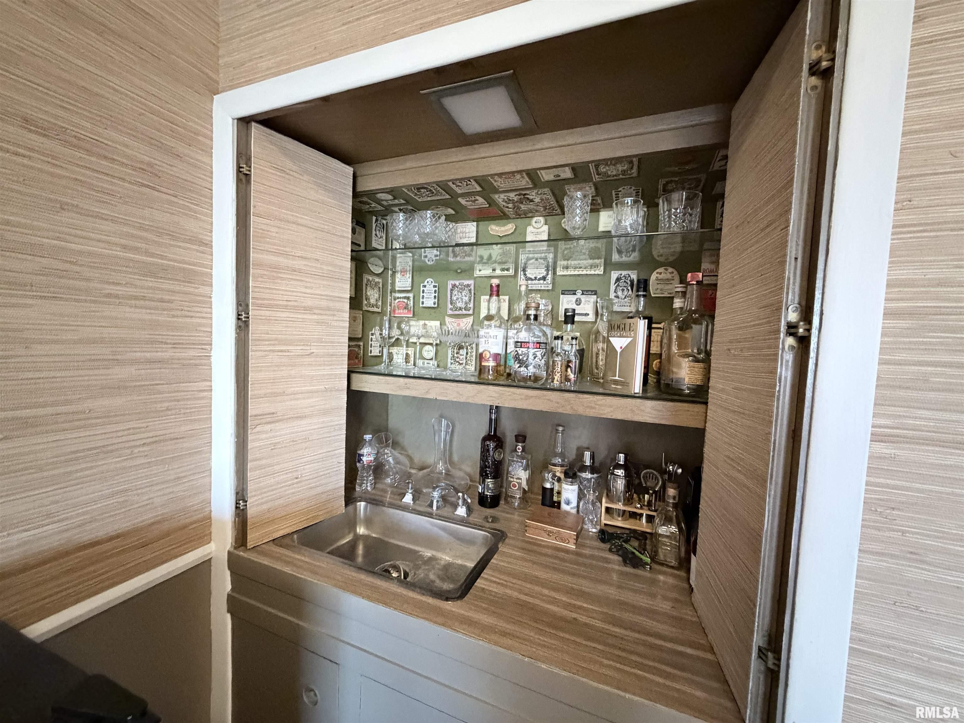 4036 North Brookmont Road Peoria, IL 61614 - Photo 14 of 38