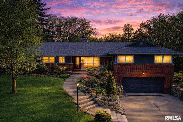 $279,900 | 4036 North Brookmont Road, Peoria, IL 61614