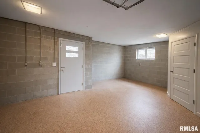 $279,900 | 4036 North Brookmont Road, Peoria, IL 61614