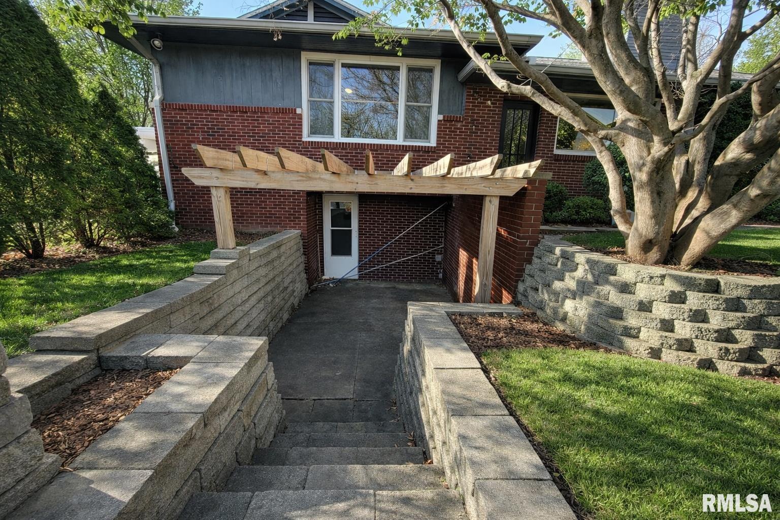 4036 North Brookmont Road Peoria, IL 61614 - Photo 32 of 38