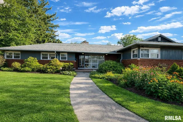 $279,900 | 4036 North Brookmont Road, Peoria, IL 61614