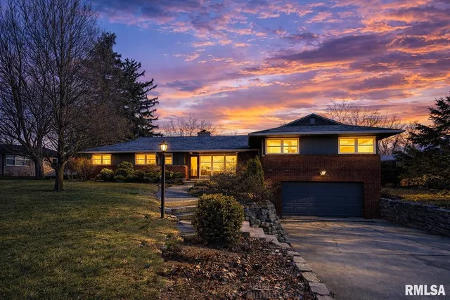 $279,900 | 4036 North Brookmont Road, Peoria, IL 61614