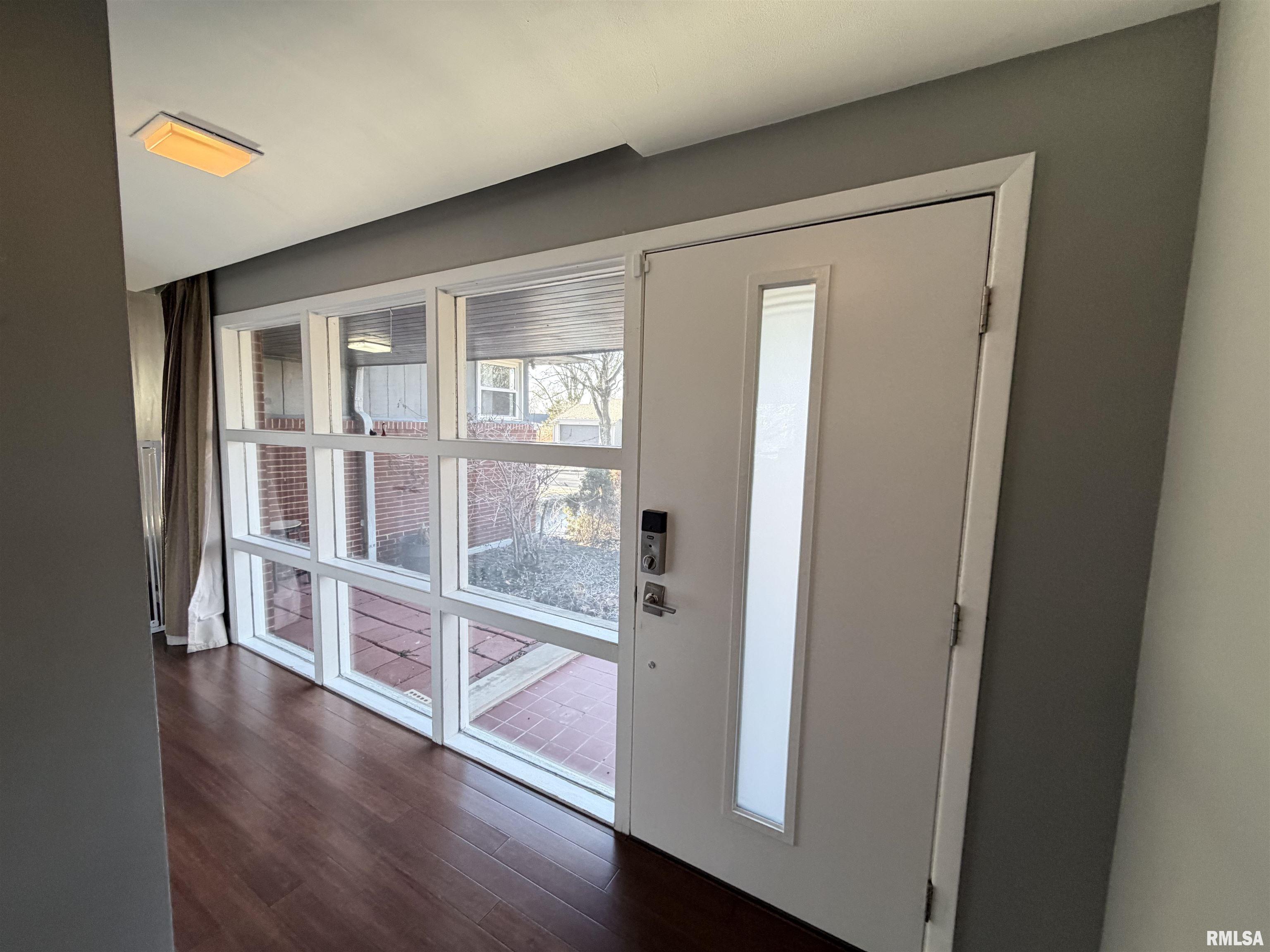 4036 North Brookmont Road Peoria, IL 61614 - Photo 4 of 38