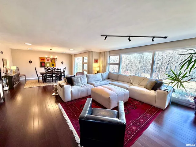 $279,900 | 4036 North Brookmont Road, Peoria, IL 61614