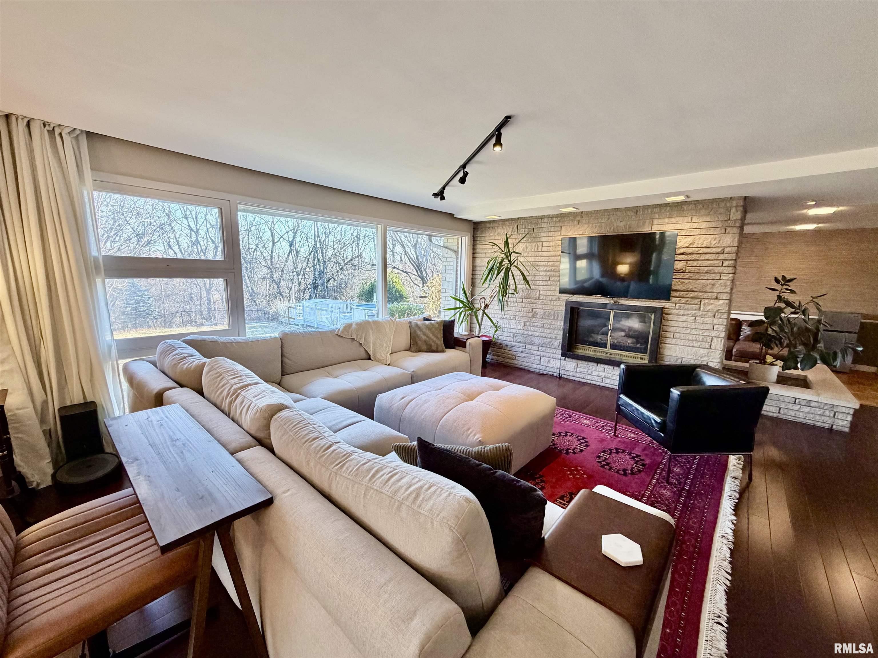 4036 North Brookmont Road Peoria, IL 61614 - Photo 7 of 38