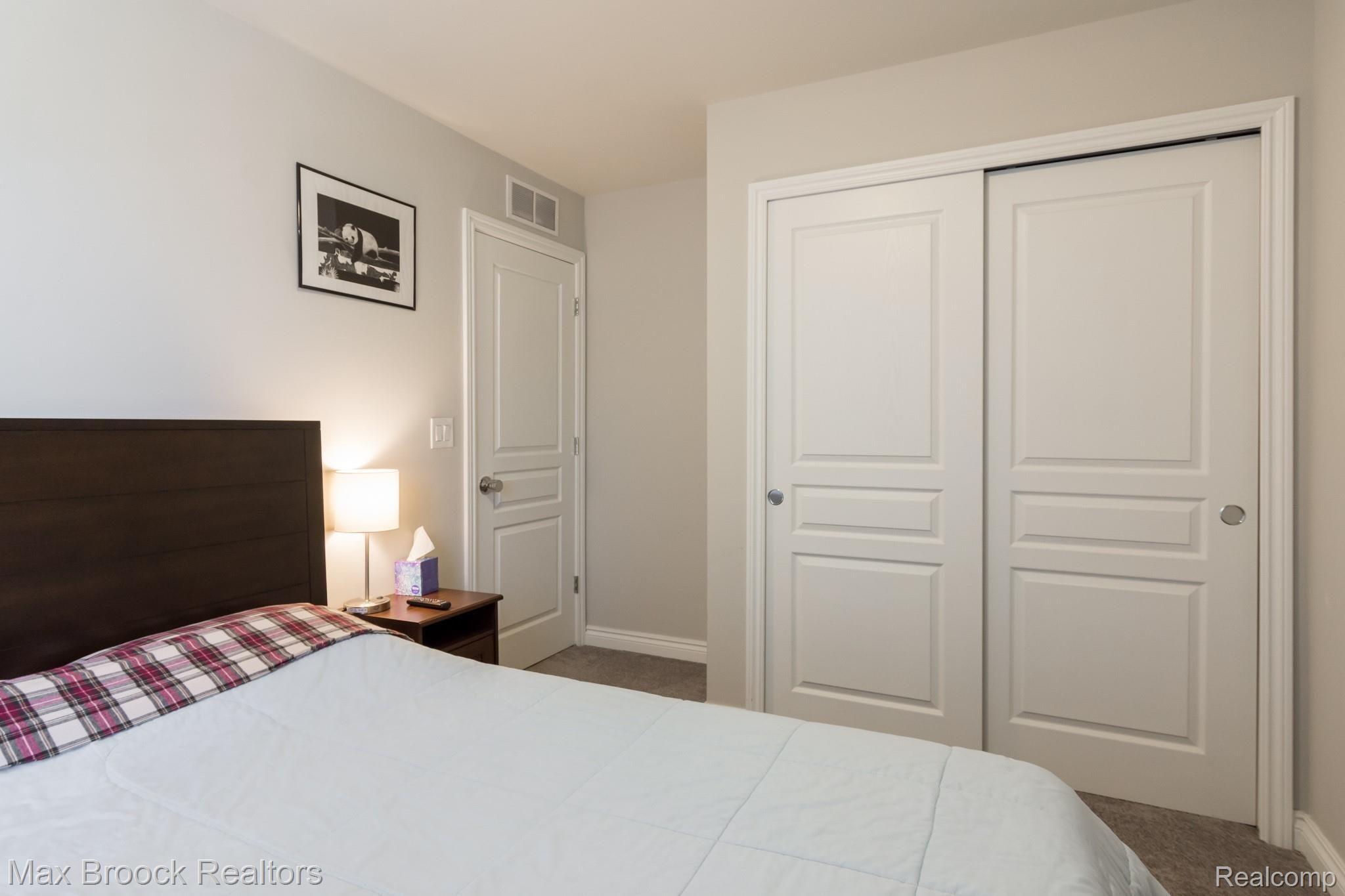 2758 Helmsdale Circle Rochester, MI 48307 - Photo 41 of 57 48.jpg