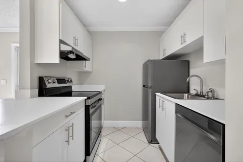 $179,999 | 24 Crossings Circle, Unit D, Boynton Beach, FL 33435