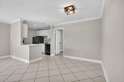 $179,999 | 24 Crossings Circle, Unit D, Boynton Beach, FL 33435