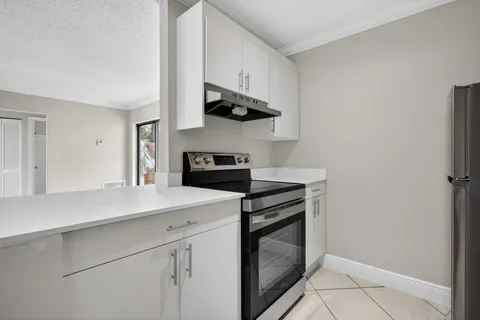 $179,999 | 24 Crossings Circle, Unit D, Boynton Beach, FL 33435