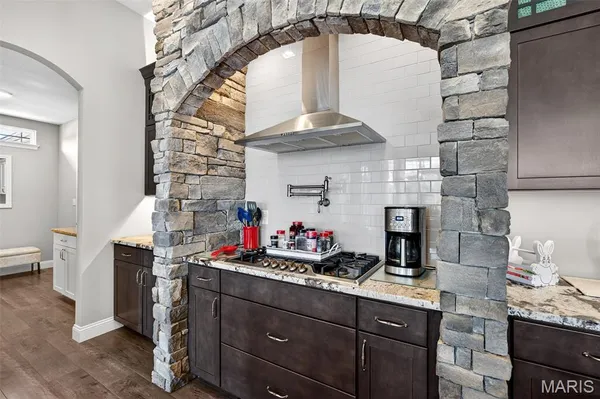 $819,900 | 408 Hamlet Court, Lake St. Louis, MO 63367