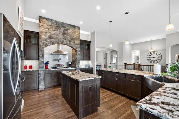 $819,900 | 408 Hamlet Court, Lake St. Louis, MO 63367