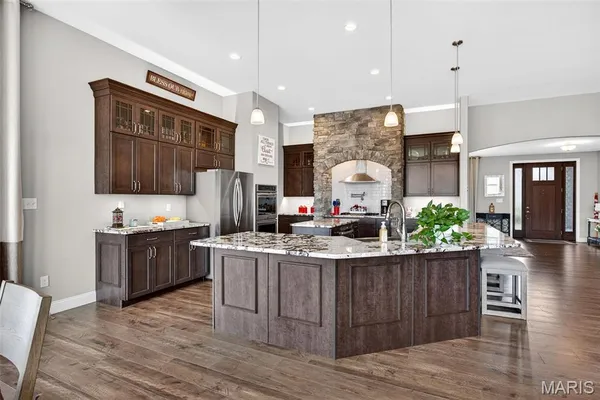 $819,900 | 408 Hamlet Court, Lake St. Louis, MO 63367