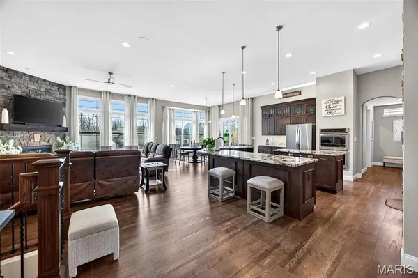 $819,900 | 408 Hamlet Court, Lake St. Louis, MO 63367