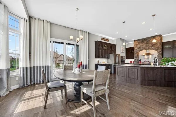 $819,900 | 408 Hamlet Court, Lake St. Louis, MO 63367