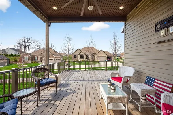 $819,900 | 408 Hamlet Court, Lake St. Louis, MO 63367