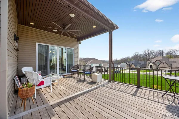 $819,900 | 408 Hamlet Court, Lake St. Louis, MO 63367