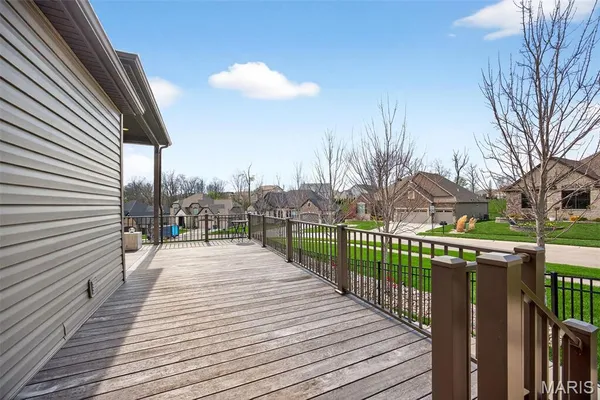 $819,900 | 408 Hamlet Court, Lake St. Louis, MO 63367