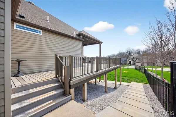 $819,900 | 408 Hamlet Court, Lake St. Louis, MO 63367