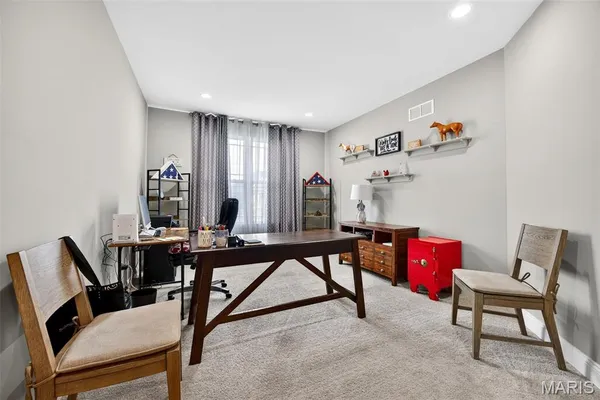 $819,900 | 408 Hamlet Court, Lake St. Louis, MO 63367