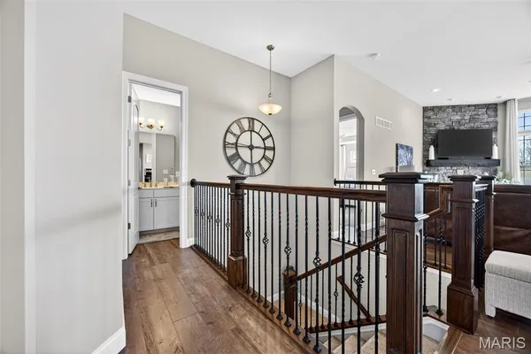 $819,900 | 408 Hamlet Court, Lake St. Louis, MO 63367