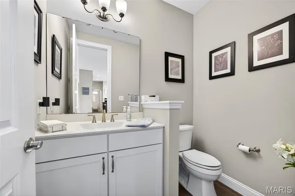 $819,900 | 408 Hamlet Court, Lake St. Louis, MO 63367