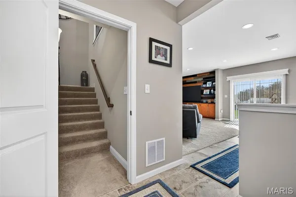 $819,900 | 408 Hamlet Court, Lake St. Louis, MO 63367