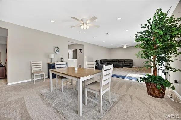 $819,900 | 408 Hamlet Court, Lake St. Louis, MO 63367