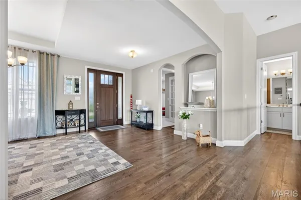 $819,900 | 408 Hamlet Court, Lake St. Louis, MO 63367