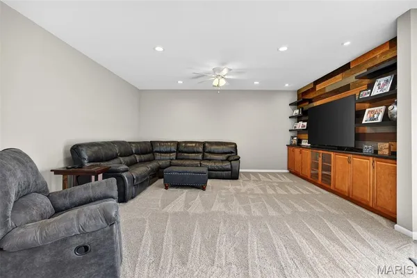 $819,900 | 408 Hamlet Court, Lake St. Louis, MO 63367